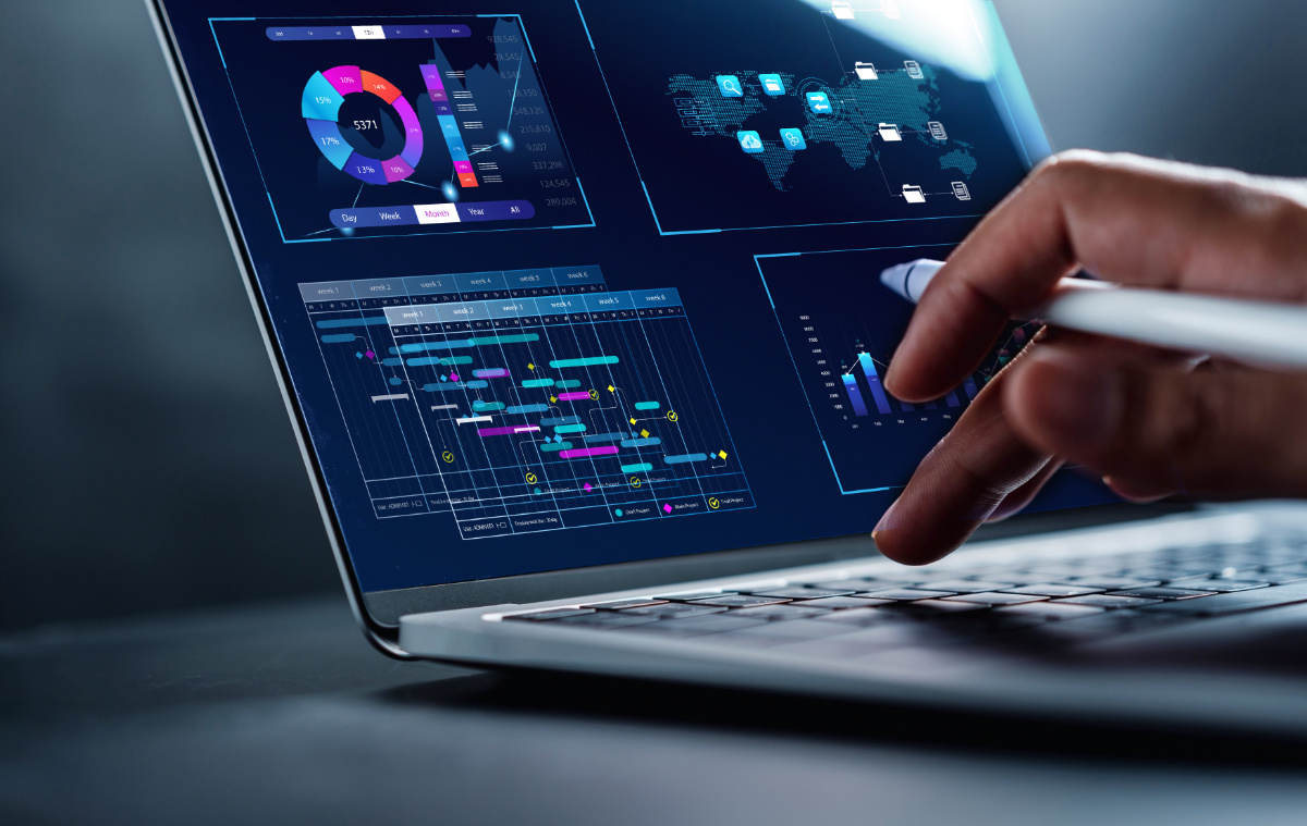 finger-clicking-data-reporting-on-laptop